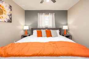 HEIRS LIVING : TRANQUIL - By Medical Centers . 2BR Fully Furnished . Near Down Town . 3TVs . Free Parking . King Bed